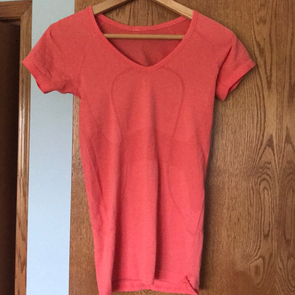 Lululemon ‘Swiftly Tech’ short sleeve crew